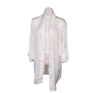 Avid Love White Robe sz xl